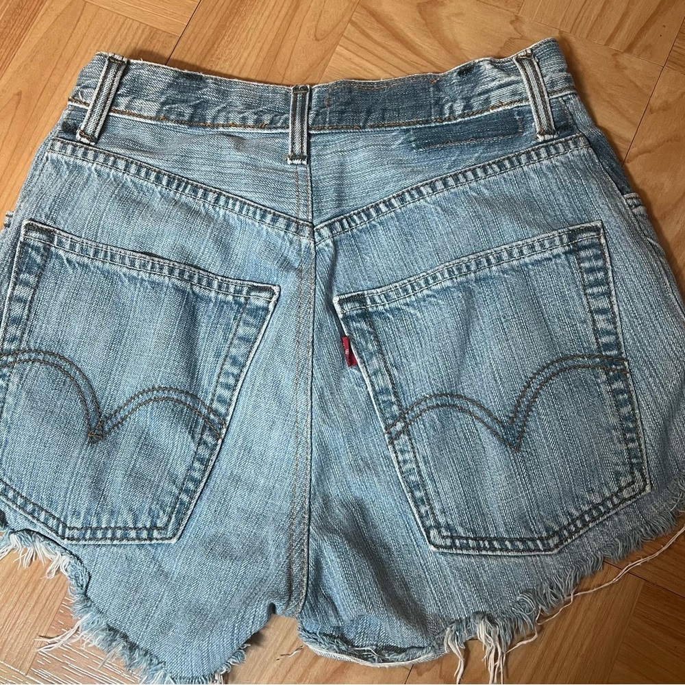 High waisted Levi denim shorts - Picture 6 of 8